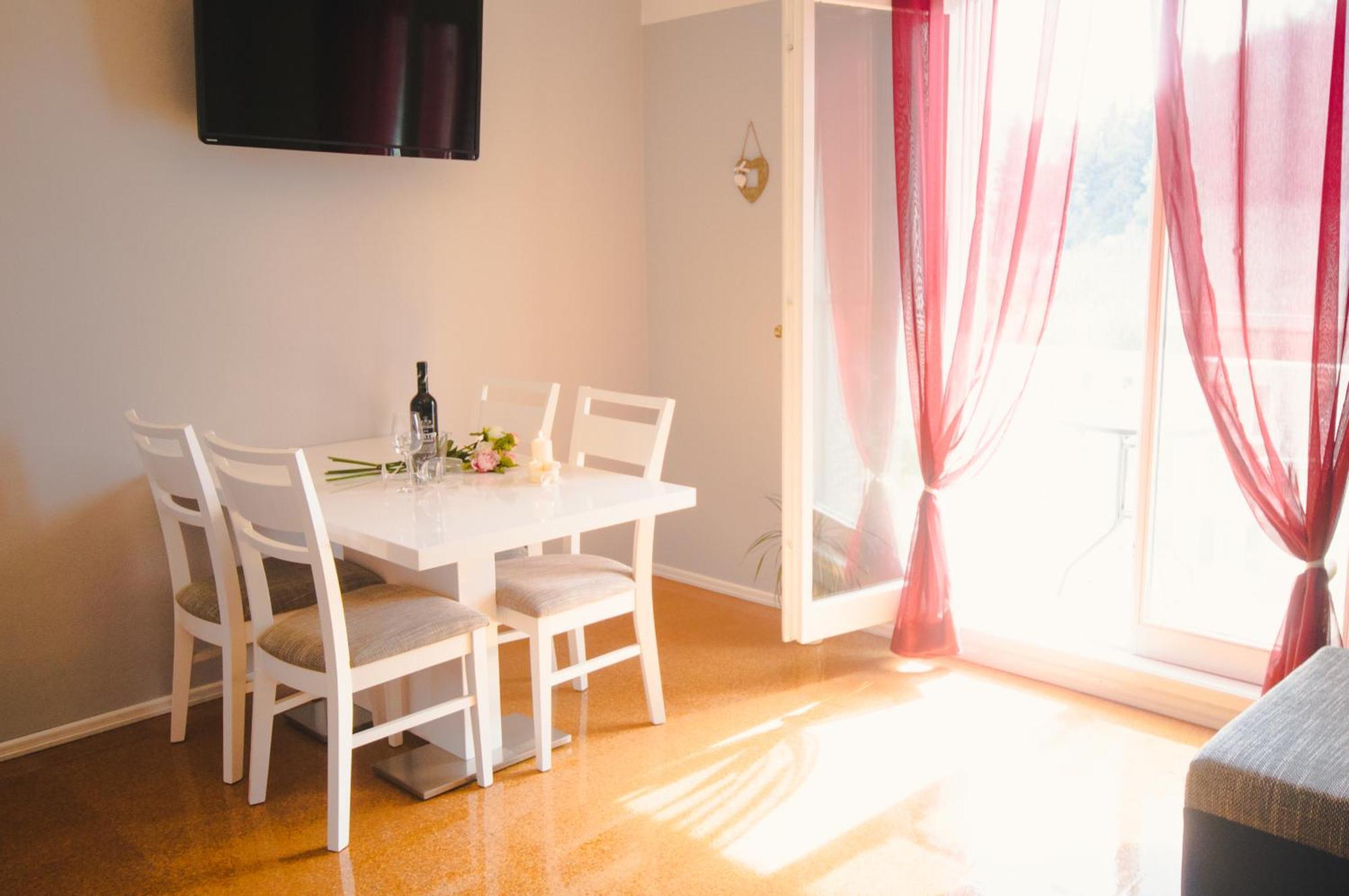 Solo Apartment *